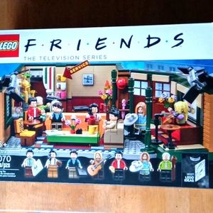 Lego Friends Central Perk New in Box